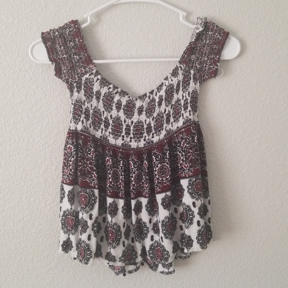 ❄ Off the shoulder crop top-size small
